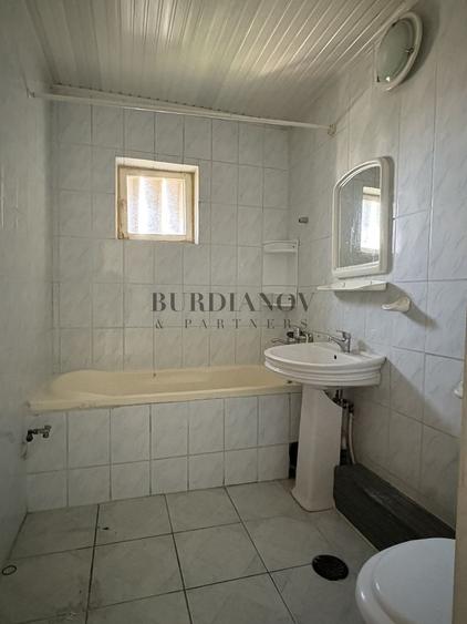 Apartament cu 4 camere în Gorjului