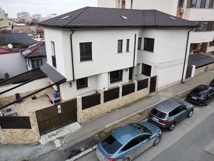Casă individuală cu 4 camere cu Canalizare în Tomis I