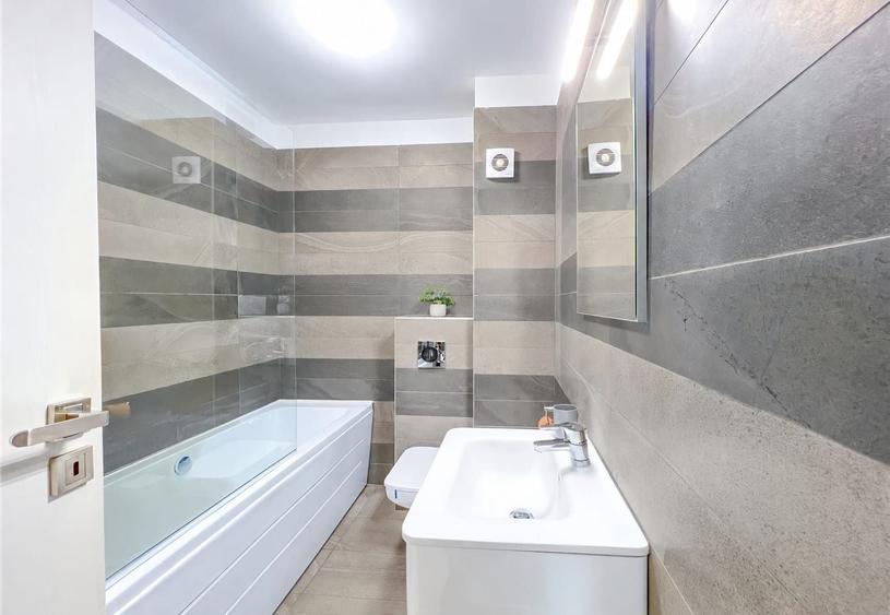 Apartament cu 2 camere semidecomandat în Sopor