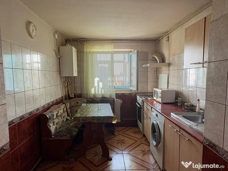Apartament cu 3 camere decomandat în Apărătorii Patriei