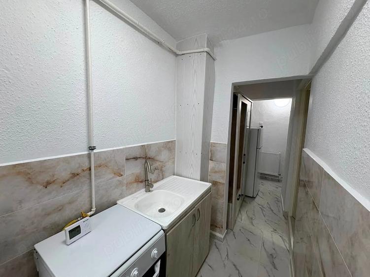 Garsonieră decomandată în Central