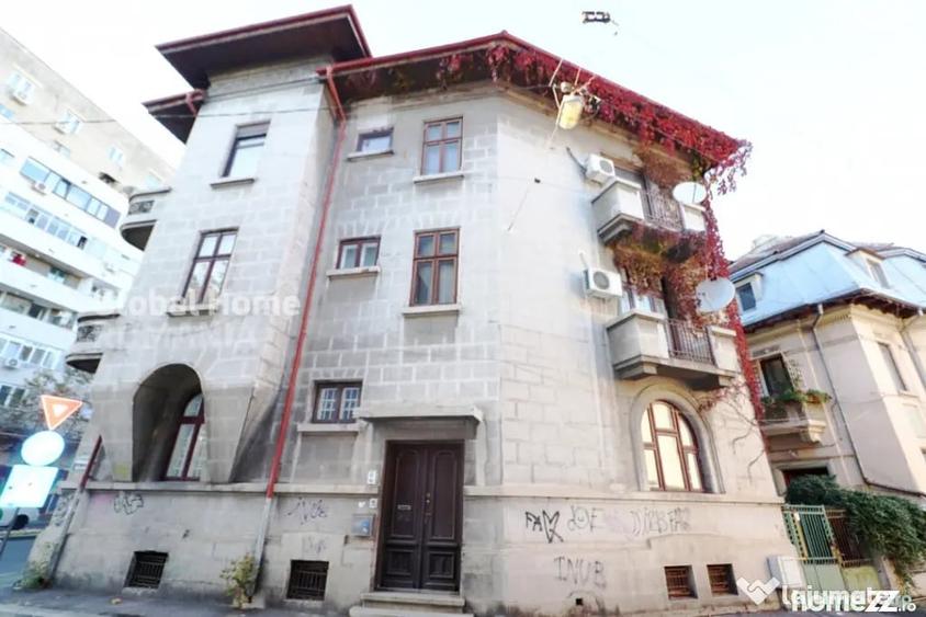 Apartament cu 3 camere semidecomandat în Cișmigiu