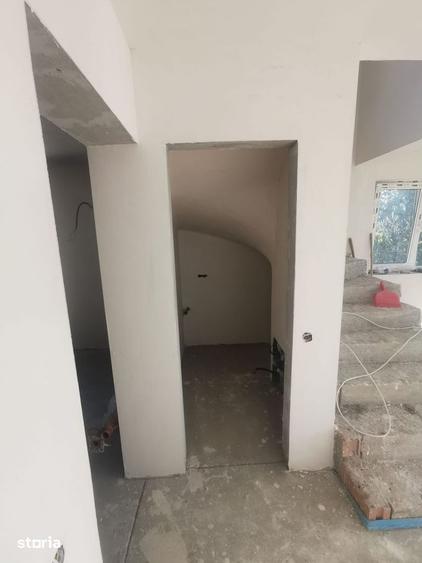 Casă cu 4 camere cu Teren 300 Mp în Chinteni
