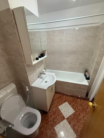 Apartament cu 3 camere decomandat în Popoveni