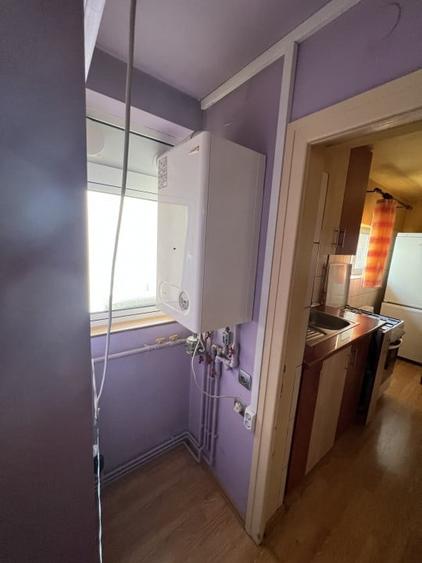 Apartament cu 3 camere semidecomandat, mobilat în Ultracentral