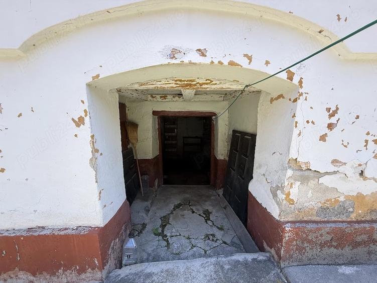 Casă cu 4 camere cu Teren 400 Mp în Poiana Sibiului