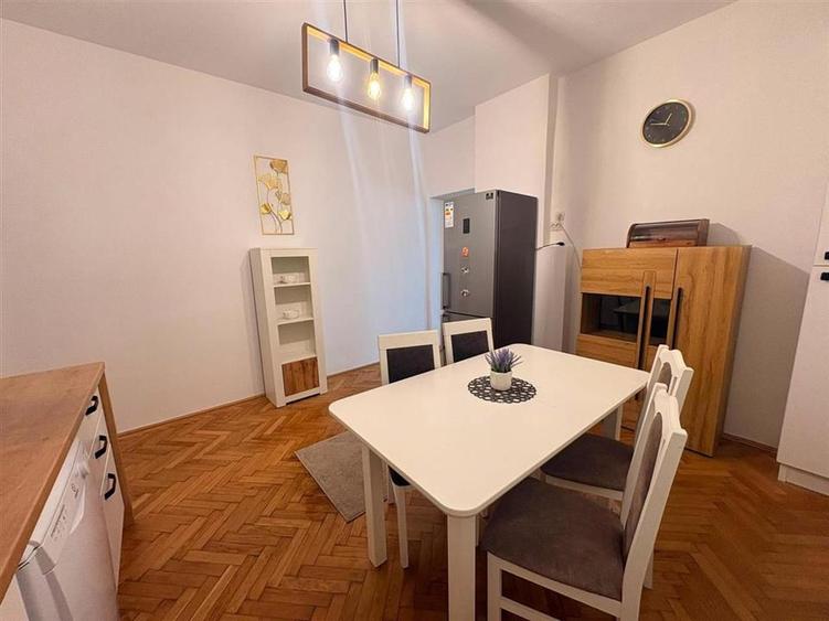 Apartament cu 2 camere decomandat, mobilat în Central