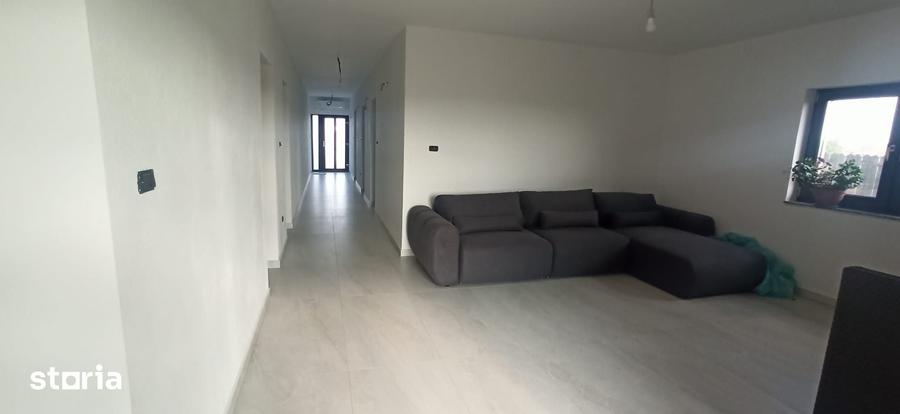 Casă cu 3 camere cu Teren 1100 Mp în Vladimirescu