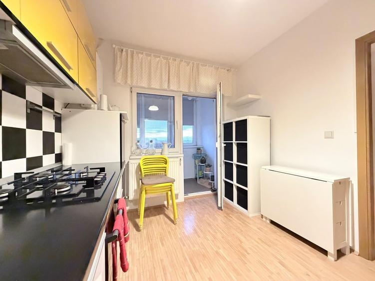 Apartament cu 3 camere decomandat, mobilat în Aradului