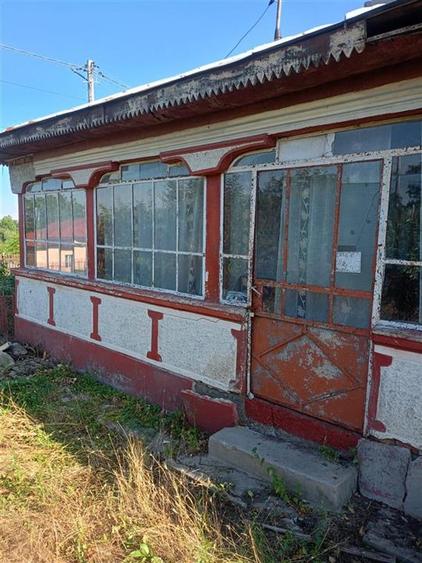 Casă cu 3 camere cu Canalizare în Pădureni