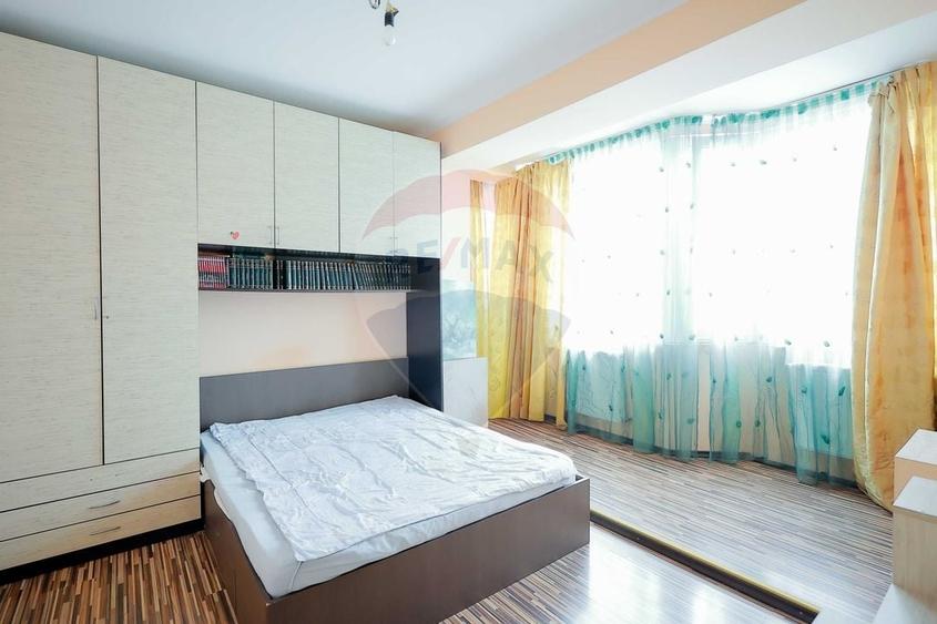 Apartament cu 3 camere decomandat în Nufărul
