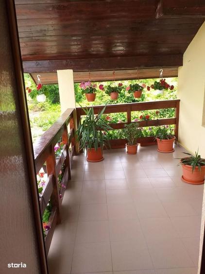 Casă cu 4 camere cu Teren 400 Mp în Cârcea