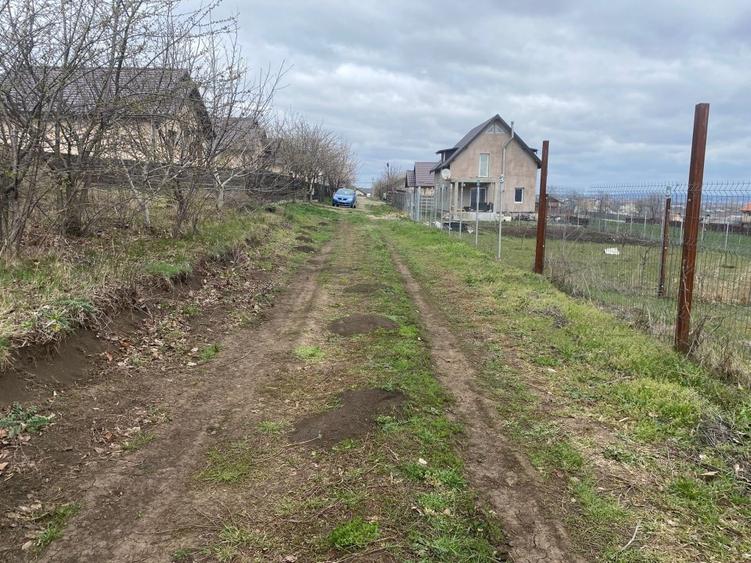 Teren Construcții intravilan de 450 mp, în Miroslava
