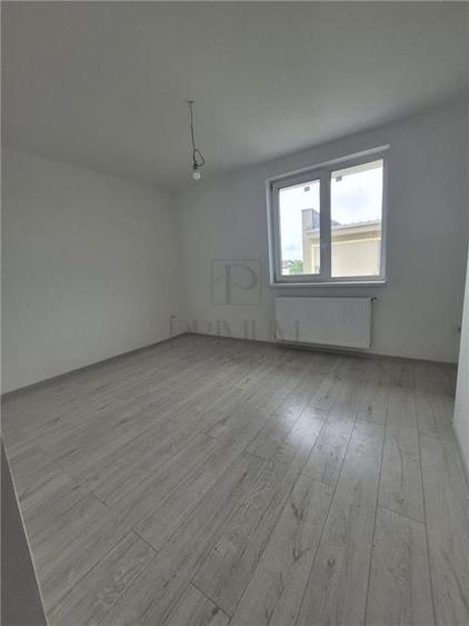 Casa insiruita - partea de margine - teren 90mp - toate utilitatile - zona excel - 11