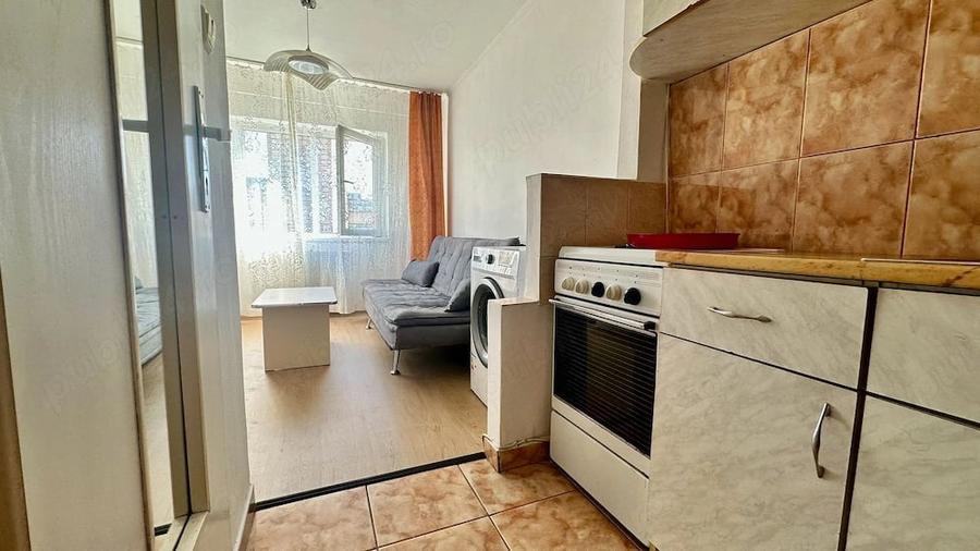 Garsonieră decomandată în Central