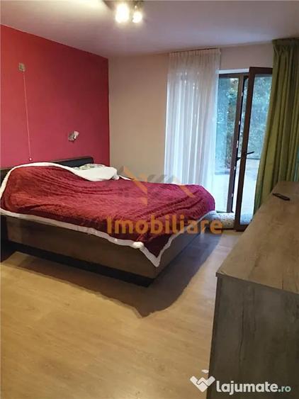 Casă cu 5 camere cu Teren 920 Mp în Nufărul