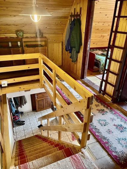 Casă cu 4 camere în Izvoarele