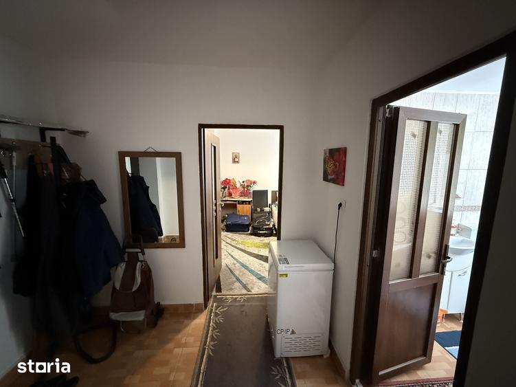 Garsonieră decomandată în Central