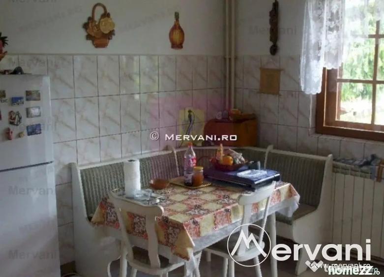 Casă cu 5 camere cu Teren 545 Mp în Bușteni