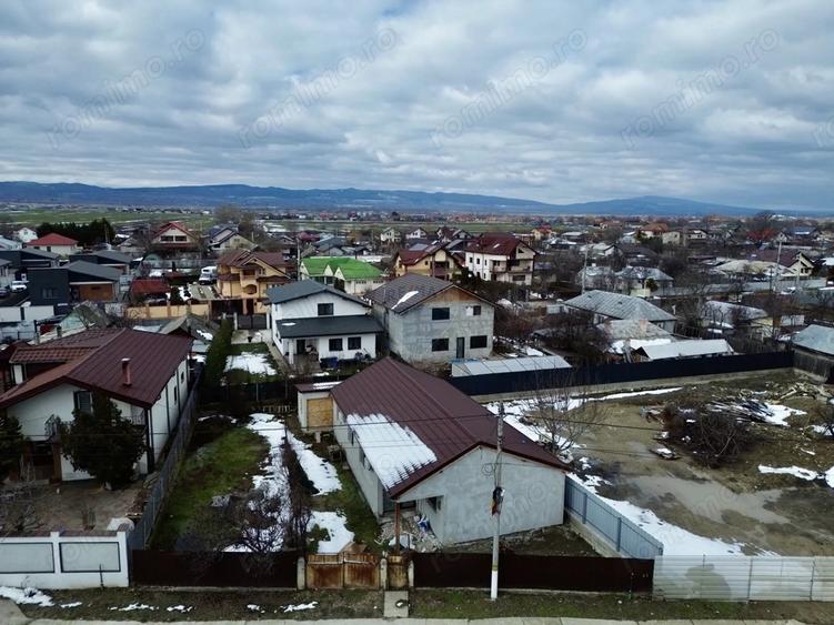 Casă cu 4 camere cu Teren 418 Mp în Golești