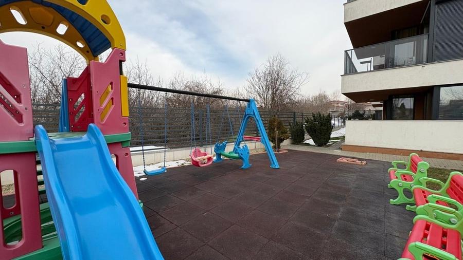 Apartament cu 2 camere decomandat, mobilat în Central