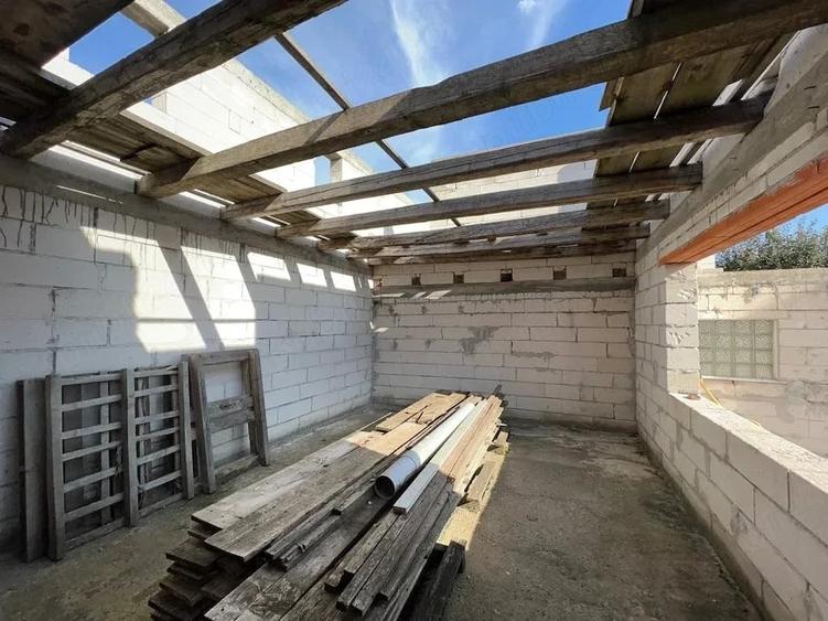 Casă cu 4 camere cu Teren 427 Mp în Central