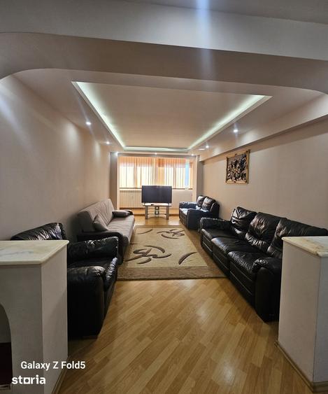 Apartament cu 3 camere decomandat în Orașul Nou