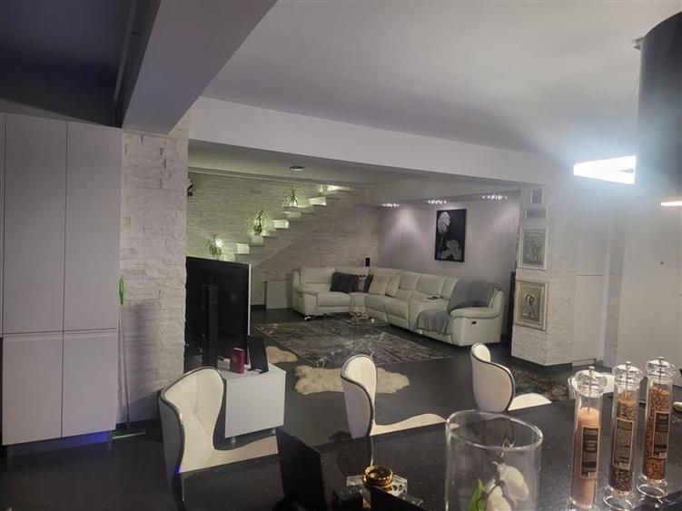 Apartament cu 3 camere decomandat în Lunca Cetățuii