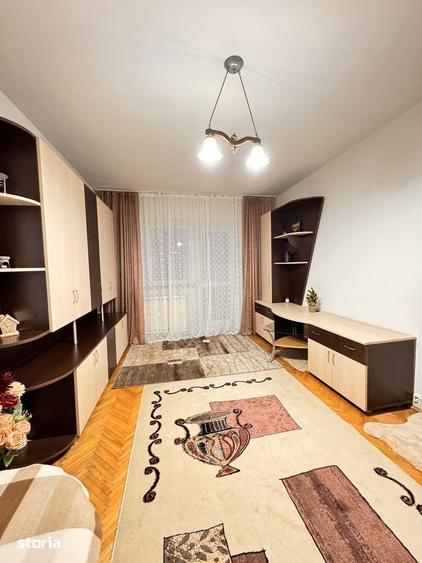 Apartament cu 3 camere decomandat în Decebal