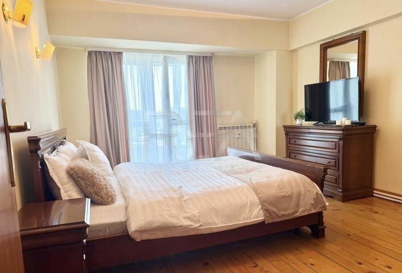 Apartament cu 4 camere decomandat, mobilat în P-ța Unirii