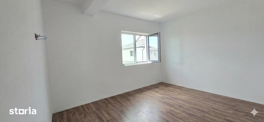 Casă cu 4 camere cu Teren 400 Mp în Domnești
