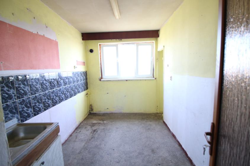 Apartament cu 3 camere decomandat în Micro 20