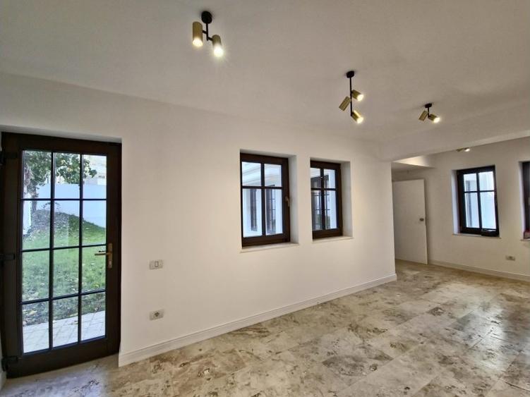 Casă cu 11 camere cu Garaj în Dorobanți