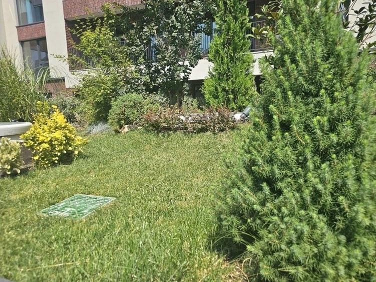 Apartament cu 3 camere în Barbu Văcărescu