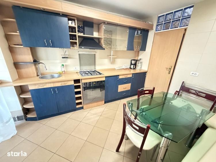 Apartament cu 3 camere decomandat în Nicolina