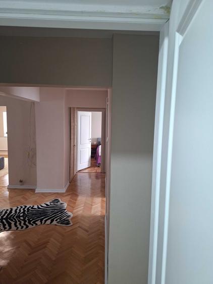 Apartament cu 4 camere decomandat în Ultracentral