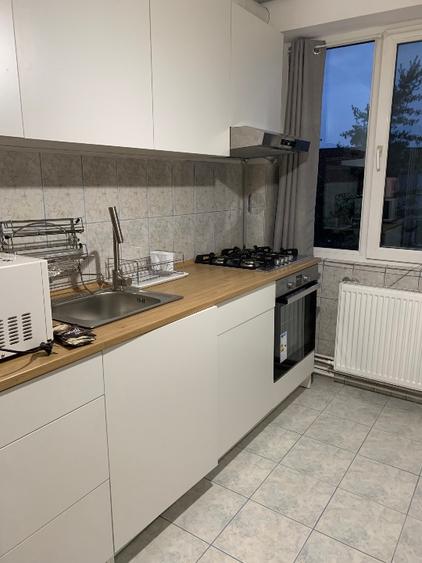 Apartament cu 3 camere semidecomandat în Take Ionescu