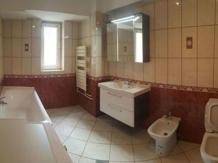 Apartament cu 3 camere decomandat, mobilat în Herăstrău