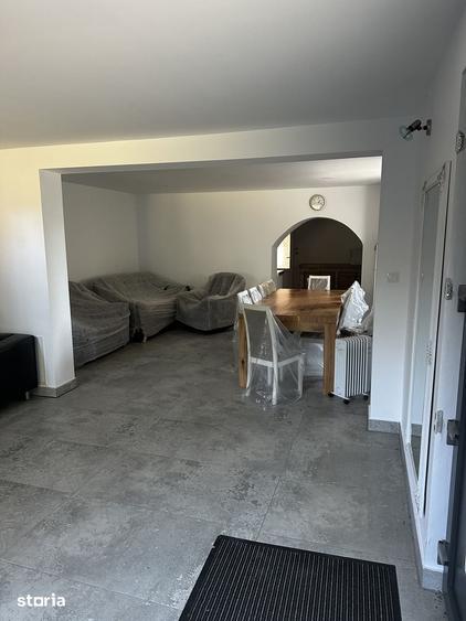 Casă cu 7 camere cu Teren 4000 Mp în Strâmba