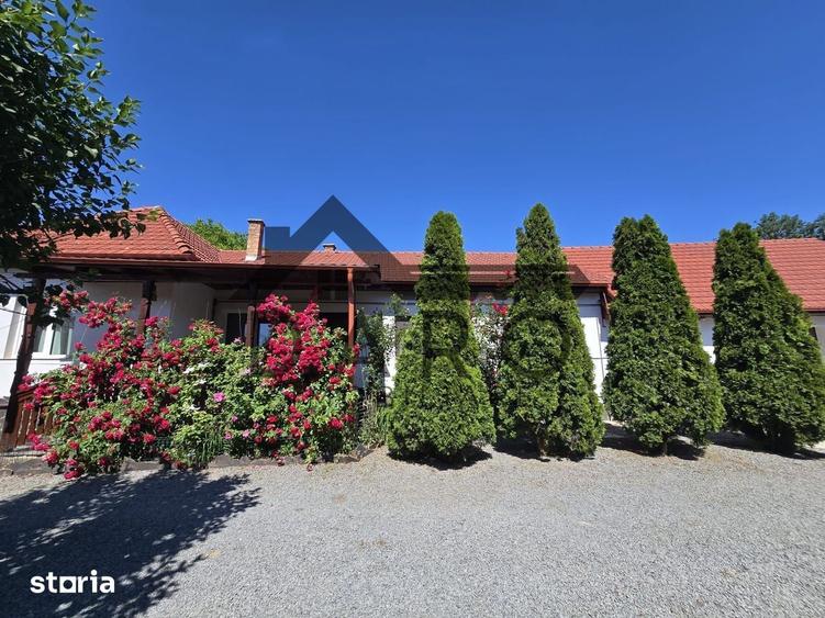 Casa in Livezeni , 140 mp utili , in centrul localitatii . - 20