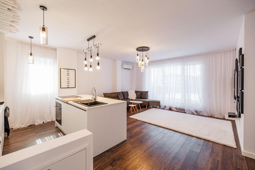 Penthouse cu 2 camere semidecomandat, mobilat în Aradului