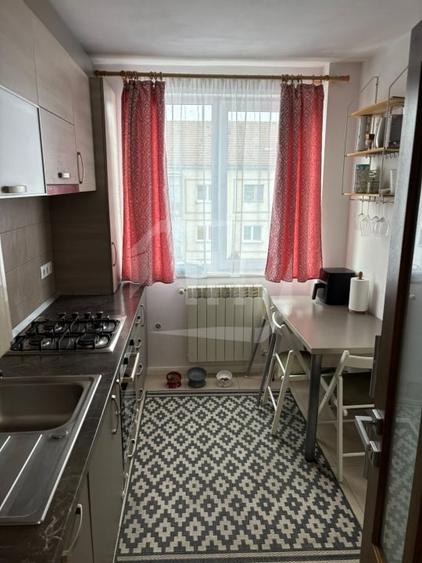 Apartament cu 3 camere semidecomandat, mobilat în Grigorescu