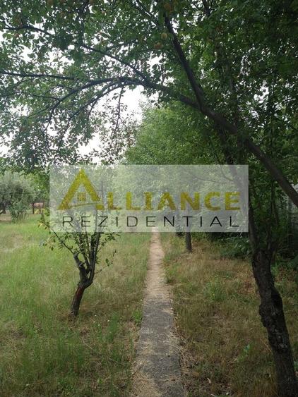 Casă individuală cu 6 camere cu Canalizare în Central