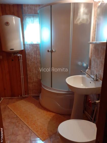 Casă cu 6 camere în Chiril