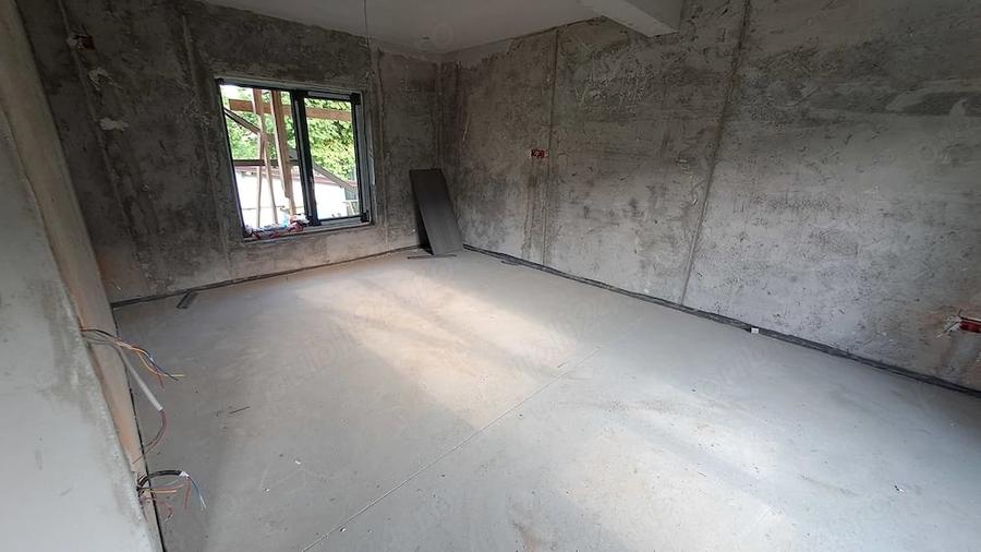 Casă cu Teren 480 Mp în Central