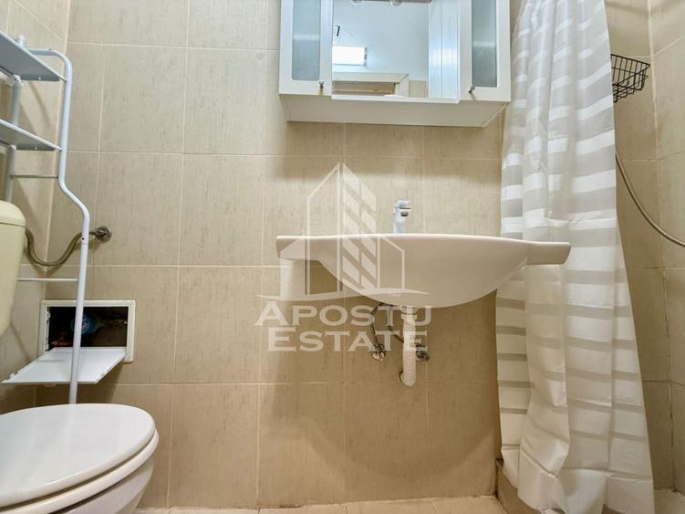 Apartament cu 2 camere nedecomandat, mobilat în P-ța Unirii
