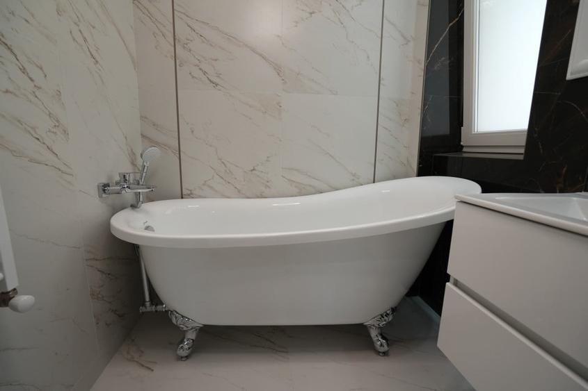 Apartament cu 3 camere decomandat, mobilat în Păcurari