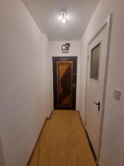 Apartament cu 3 camere semidecomandat în Șagului