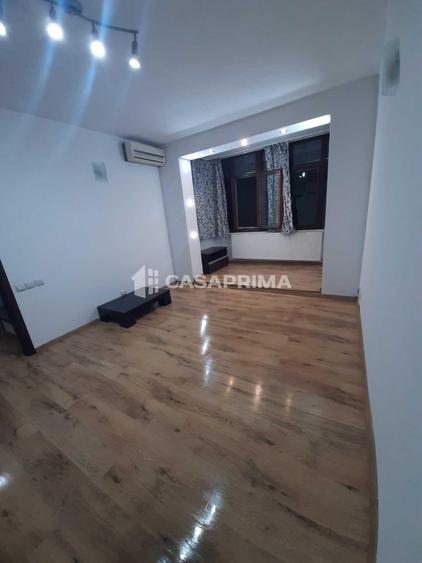 Apartament cu 2 camere semidecomandat în Podu Roș
