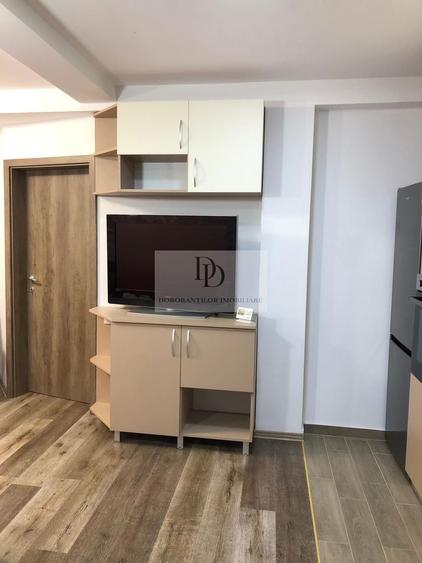 Apartament cu 3 camere semidecomandat, mobilat în Bună Ziua
